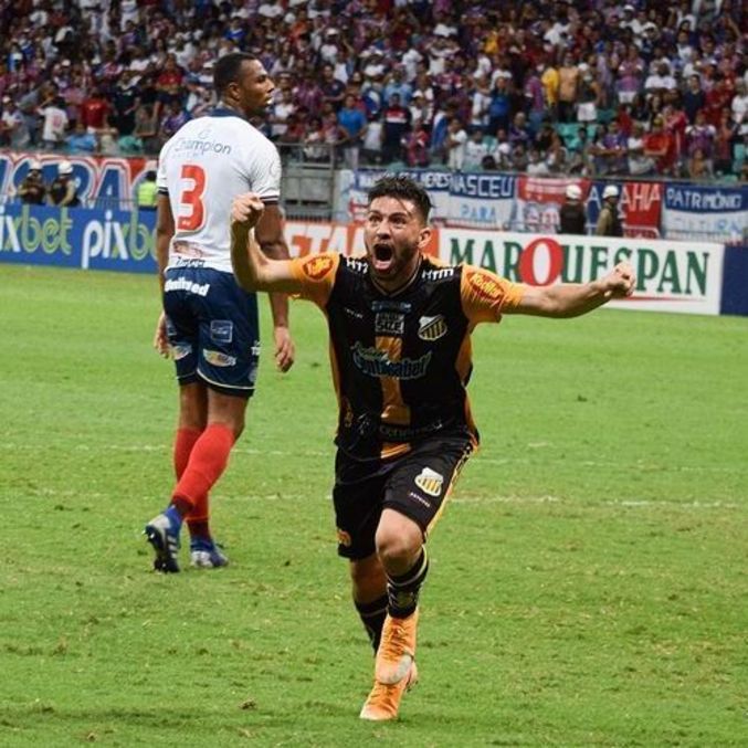 Diego Torres comemora gol do Novorizontino contra o Bahia