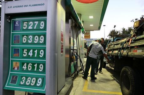 Litro passarÃ¡ a custar R$ 2,247 nas refinarias