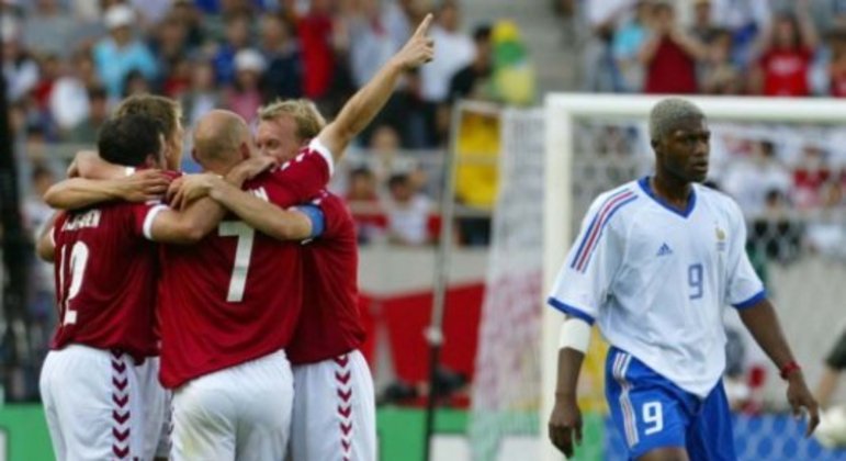 Dinamarca 2 x 0 França - 11/6/2002