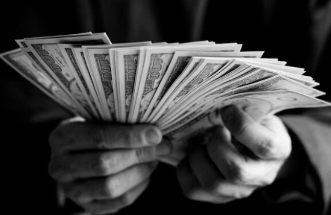 4º FinançasA graduação em gestão financeira ensina conceitos básicos de contabilidade, estatística, matemática, economia, planejamento estratégico e gestão. Quem se forma em finanças pode atuar em diversas funções no segmento privado, como empreendedor, investidor, gestor de fundos de investimentosVEJA TAMBÉM: Conheça sete métodos de ensino que estão em prática no país