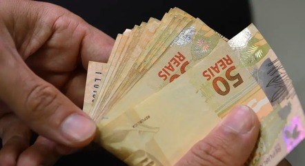 Salário mínimo aprovado é maior que o previsto