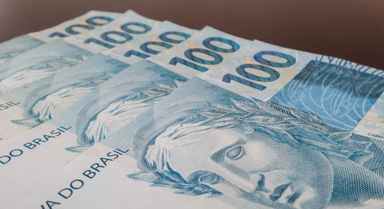Foi aprovado um novo 14° salário no Brasil?
