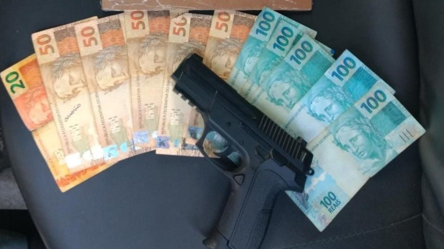 Dinheiro e Armas (Reprodução)