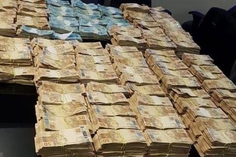 Ministério Público apreendeu fortuna no RJ