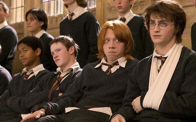 Dino Thomas aparece em sete dos oito filmes da série Harry Potter.