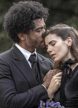 Diogo Almeida e Camila Queiroz em cena de Amor Perfeito 