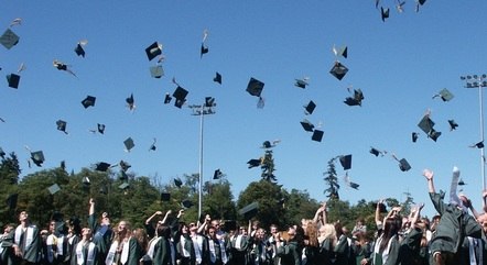 Mais de 90% faturam mais de R$ 1.000 após faculdade