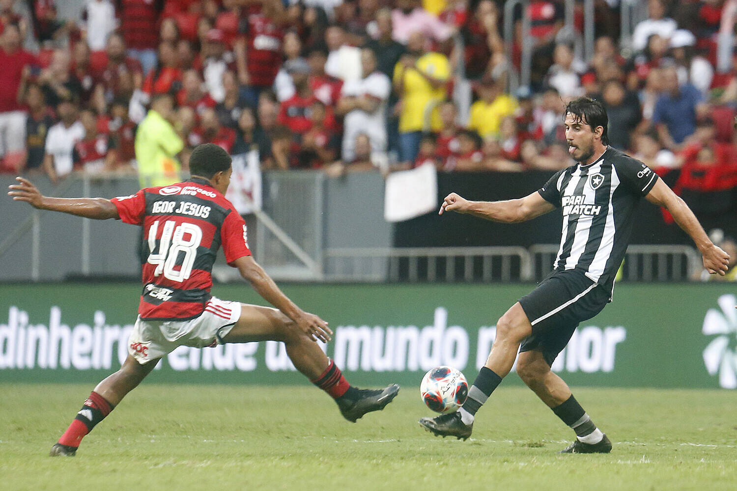 CLÁSSICO: Em jogo incrível, Flamengo é eliminado pelo Botafogo na