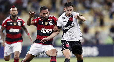 Vasco e Flamengo disputam clássico no Maracanã