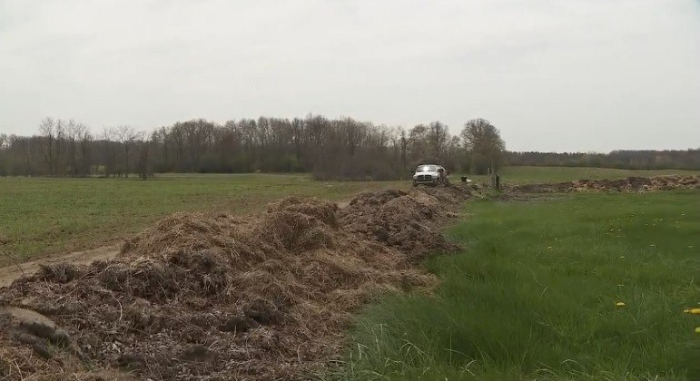 Disputa entre vizinhos resultou em mureta de cocô com 76 m de comprimento, nos EUA