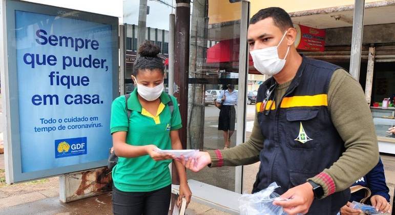 Distribuição de máscaras no Distrito Federal
