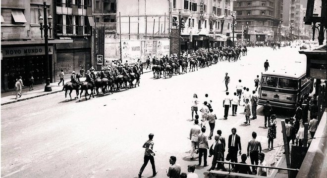 Brasil durante ditadura militar, quando houve a mais grave epidemia de meningite de sua história