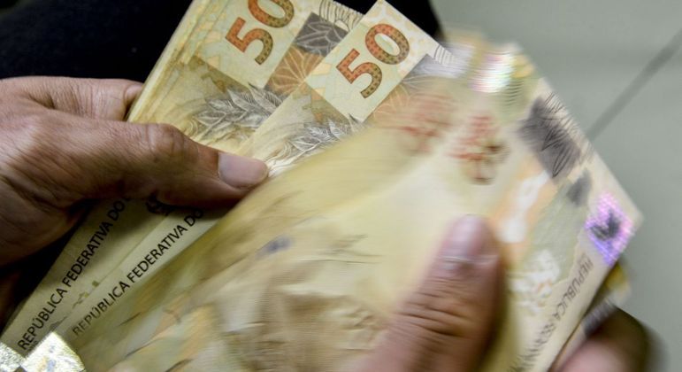 Notas de R$ 50 — caso unificação acontecesse, moeda do Brasil deixaria de ser o real