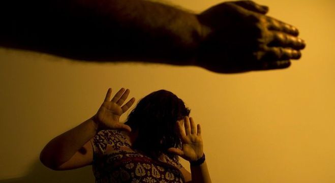 Juiz também poderá decretar divórcio ou dissolução da união estável, a pedido da vítima
