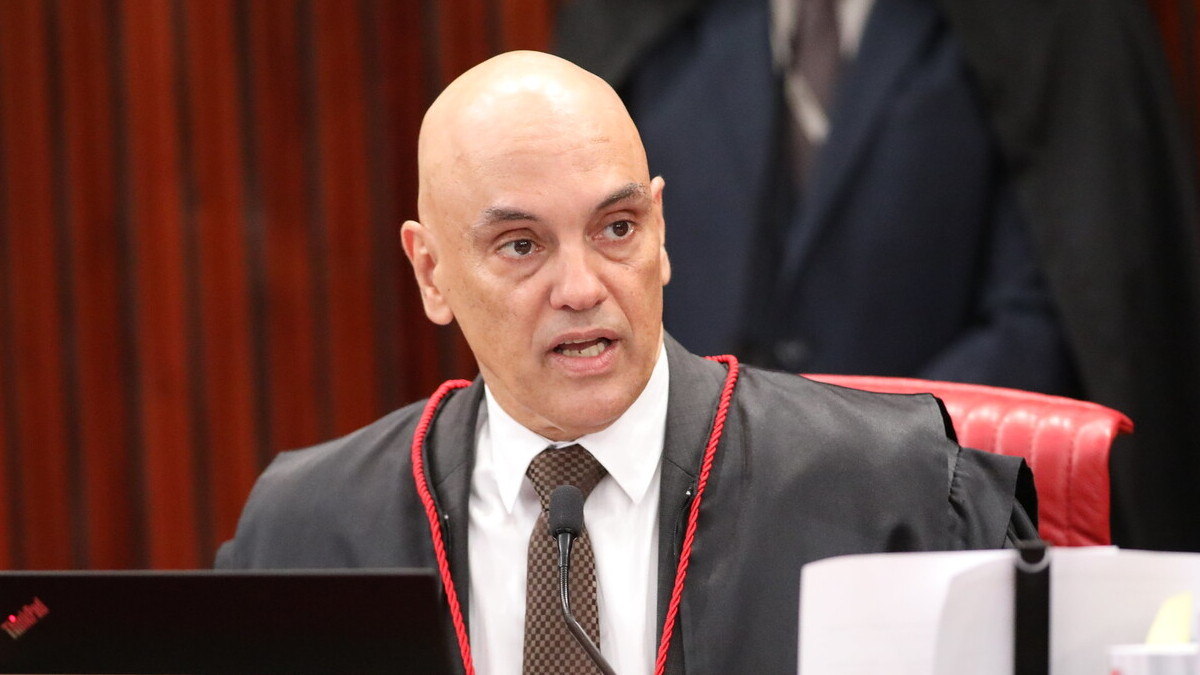 Moraes Reconhece Erro Em Ação Por 8 1 E Vota Para Condenar Réu A 17