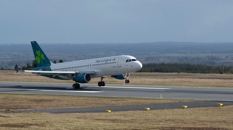 A passagem aérea foi a que mais encareceu no período. O aumento foi de 51,18%