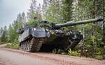 Agora, os tanques Leopard que engrossam as linhas de ataque das Forças Armadas da Finlândia também podem ir parar no conflito com a Rússia, que invadiu a Ucrânia. Isso, porém, depende da aprovação de cada país da Otan