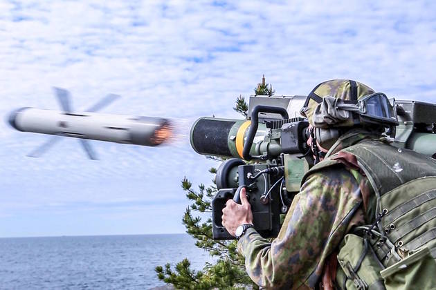 A entrada da Finlândia aumentou o poder de fogo da Otan, já que o país nórdico tem mais de mil tanques, 139 aviões de guerra e 280 mil homens