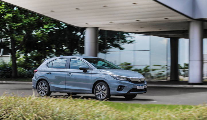 A Honda também colocou nas ruas brasileiras o City Hatchback, que é o natural substituto do Fit, que fez e ainda faz muito sucesso por aqui