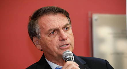 Bolsonaro garante Enem com 'cara do governo'