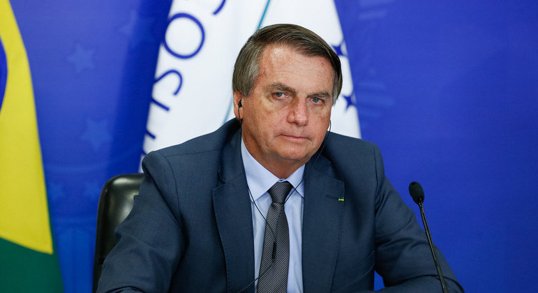 Bolsonaro anunciou que vetará o aumento, mas já admitiu um fundo eleitoral de R$ 4 bilhões
