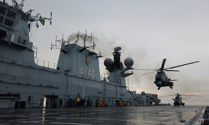 A Marinha do Brasil enviou o maior navio da frota para auxiliar no atendimento e socorro às vítimas das chuvas no litoral norte de São Paulo. Até a manhã desta quarta-feira (22), o governo de São Paulo confirmava 48 mortes e 38 pessoas desaparecidas em decorrência da tragédia nas cidades de São Sebastião e Ubatuba 