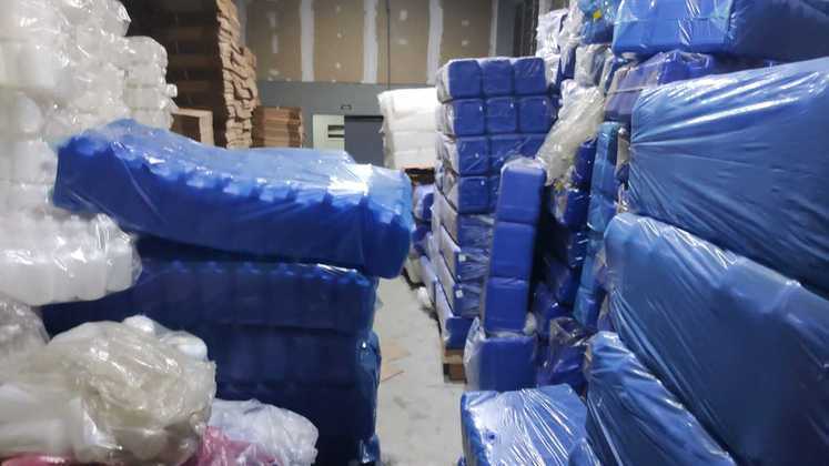 Os investigadores federais começaram a focar os esforços no controle de insumos químicos, repassados, com frequência, ao tráfico de drogas. Com isso, a PF consegue diminuir a produção e a oferta de entorpecentes no Brasil