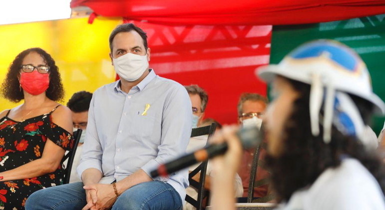Governador de Pernambuco, Paulo Câmara, é o autor do decreto