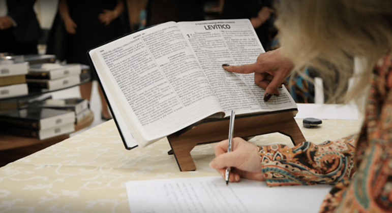 "Bíblia Manuscrita": próximo evento ocorre no Congresso Nacional em Brasília
