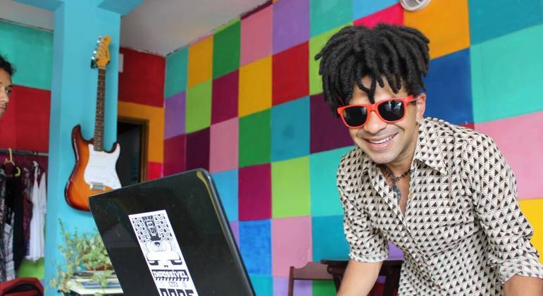 DJ Sá se apresenta nesta sexta-feira (17) no Bailinho de Carnaval do Baóbar