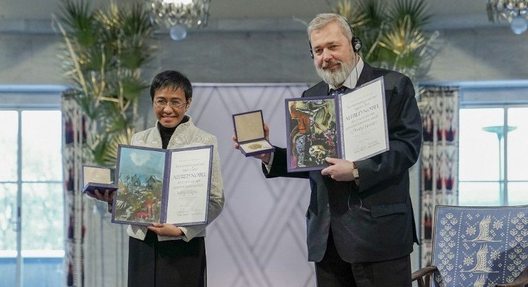 Maria Ressa e Dmitri Muratov, ganhadores do prêmio Nobel da Paz de 2021 