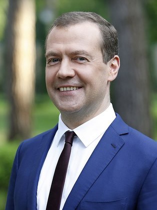 Dmitry Medvedev, vice-presidente do Conselho de Segurança da Rússia e ex-presidente russo, disse que até agora a situação está controlada para que a Terceira Guerra Mundial não comece.