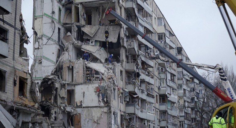 Prédio foi parcialmente destruído por bombardeio russo