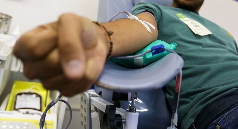 Sangue tipo O negativo é o que mais está em falta, por ser doador universal