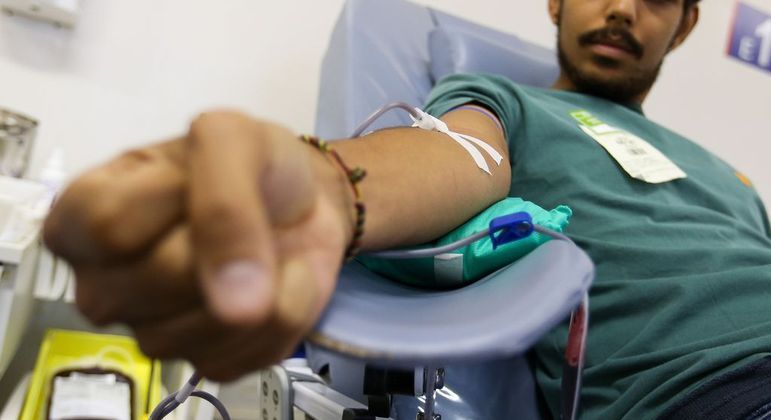 Médica adverte que queda em doações de sangue pode gerar colapso em banco