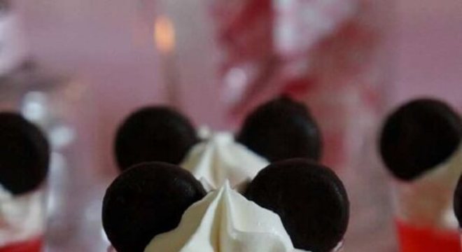 docinho decorado para festa do mickey simples