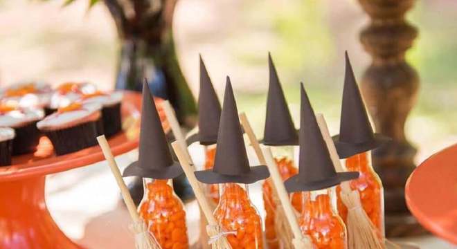 docinhos decorado para mesa de dica das bruxas 