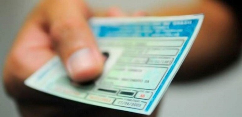 Documentação: em todas as provas, tanto na primeira quanto na segunda fase, incluindo as provas de habilidades específicas, é necessário apresentar documento de identidade original, sujeito a exclusão do participante no dia da prova, caso não seja possível fazer a identificação