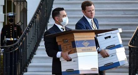 FBI encontrou 11 mil documentos do governo americano na casa de Trump na Flórida