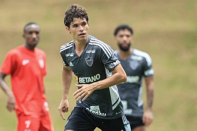 Dodô não tem entrado em campo pelo Galo e fez apenas 15 partidas nesta temporada, sendo um no Brasileirão e cinco no estadual. Sem espaço, o jogador está na mira do Santos para retornar ao clube. 
