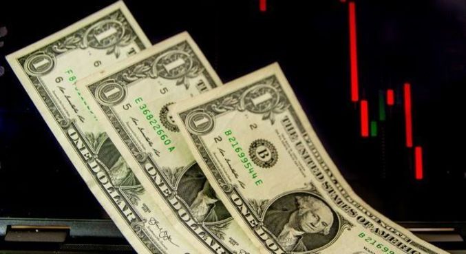 Dólar foi negociado acima de R$ 5,50 pela primeira vez desde julho