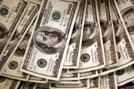 Dólar oscilou entre R$ 4,45 e R$ 4,51 na sessão