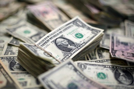 Dólar bate o valor de R$ 3,70 nesta quinta-feira
