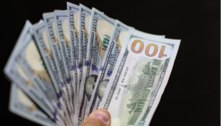 Dólar salta 1,1% e supera R$ 4,80 em começo de mês com ruídos políticos