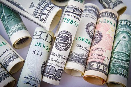 Dólar teve dia marcado por altas e baixas