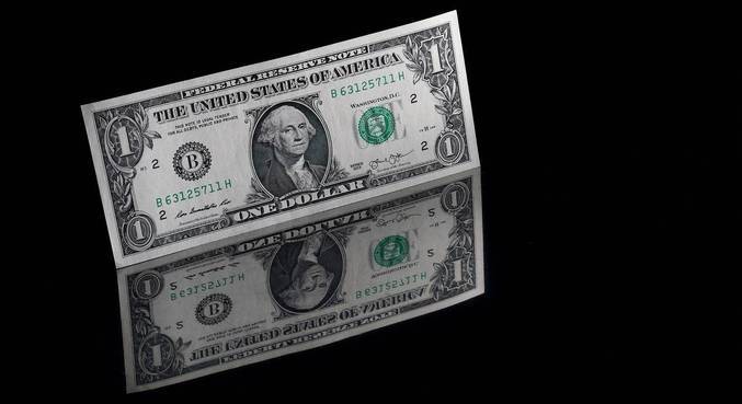 Dólar opera na maior cotação desde o último dia 19 de maio