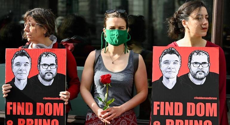 Manifestantes protestam em Londres, após desaparecimento de Dom Phillips e Bruno Araujo Pereira