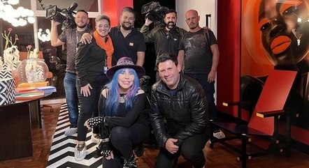 Baby, Michael Keller e uma equipe do 'Domingo Espetacular'
