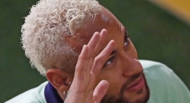 Até o momento, MC Gui permanece em silêncio e não quis se
pronunciar sobre o assunto, mas compartilhou prints de uma conversa
de Neymar com sua ex-noiva, trocando flertes. A bailarina relata que estava
solteira no período e, por isso, não seria considerado uma traição