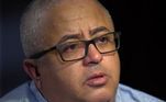 Segundo o que contou ao filho, Otacília diz que nunca teve coragem de ir atrás de Augusto para revelar a gravidez, mesmo depois que ele ficou famoso. Ela diz que, por ser uma empregada doméstica, pensou que ele não acreditaria e tinha medo de exposição